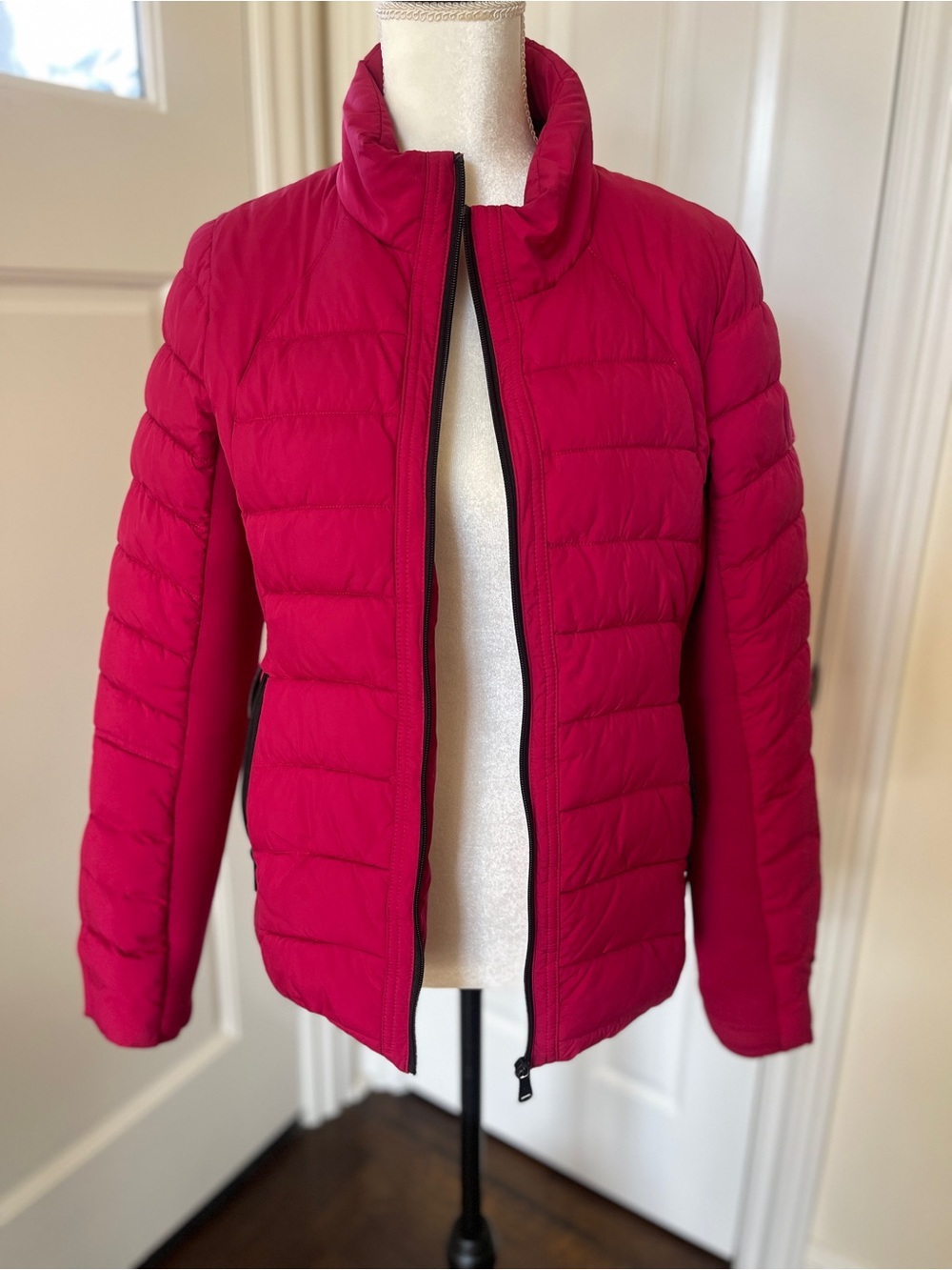 Bernardo Women's Fuchsia Quilted Lightweight Jacket